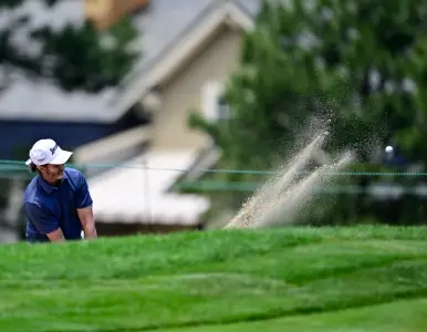 Mark Hensby claims share of Day 1 lead at U.S. Senior Open despite rough finish