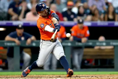 Jose Altuve passes Jeff Bagwell on Houston’s all-time hit list as Astros beat Rockies