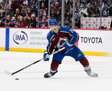 Avalanche sign RFA defenseman Sam Malinski to one-year contract: report