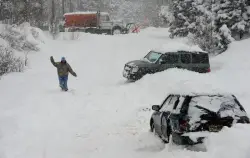 Car stuck in the snow on Colorado roads? How to be ready before that happens