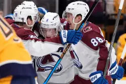 As Jared Bednar tries new line combos, Avalanche keeps winning