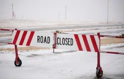 I-70 closed near Glenwood Springs for snowy crashes