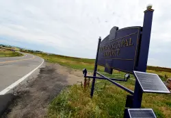 2 killed in single-engine plane crash at northern Colorado airport