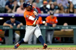 Jose Altuve passes Jeff Bagwell on Houston’s all-time hit list as Astros beat Rockies