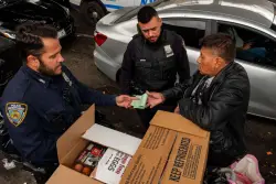 Mayor Vetoes Council Bill to Eliminate Misdemeanors for Street Vending Offenses