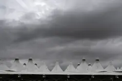 DIA ground stop for severe thunderstorms delays hundreds of flights